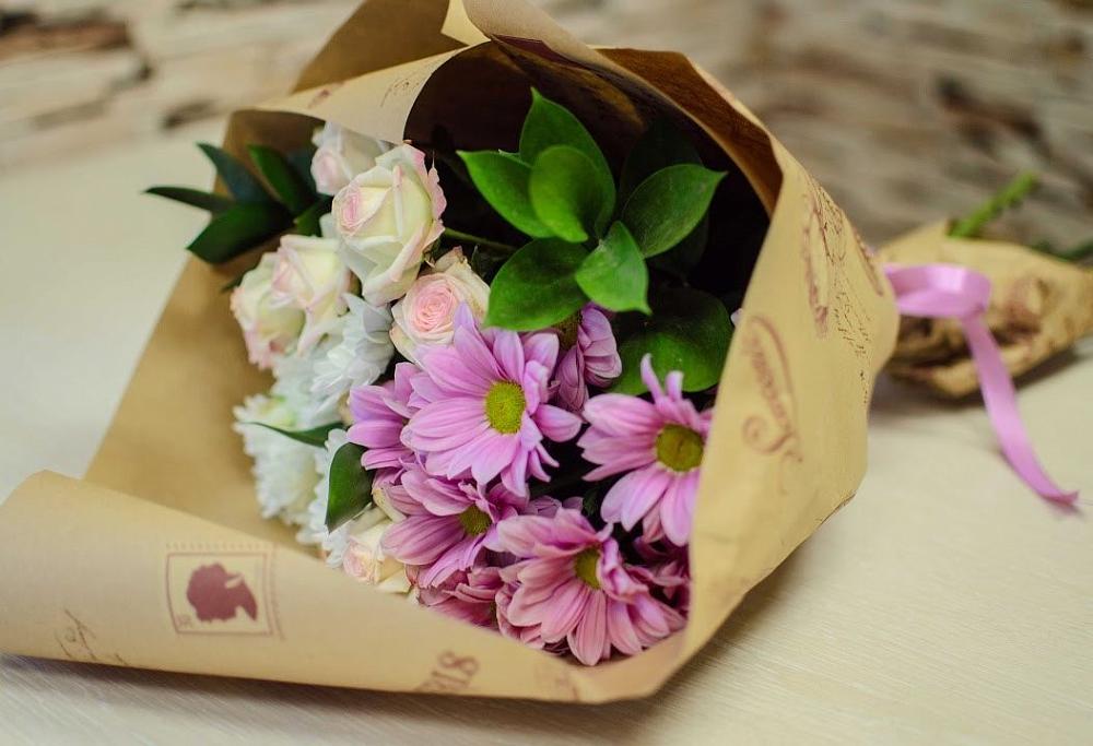 Букет цветов из: Розы и Хризантемы в Цементном