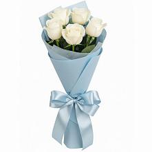 Букет 5 Белых роз Проуд в Цементном