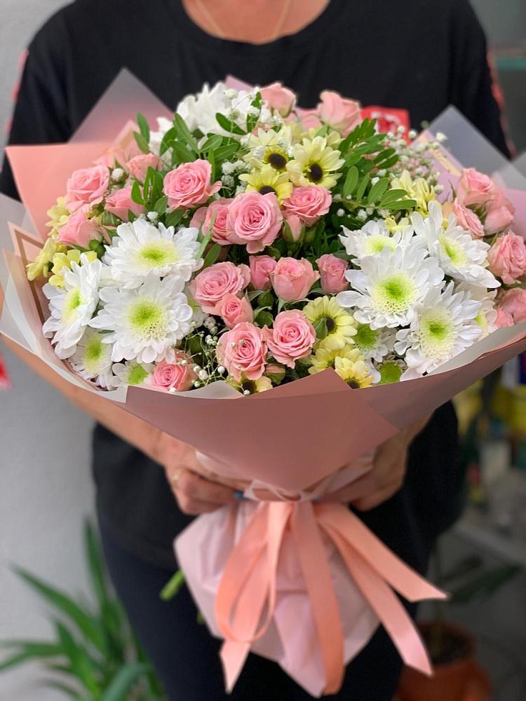 Букет цветов из: Розы и Хризантемы в Цементном