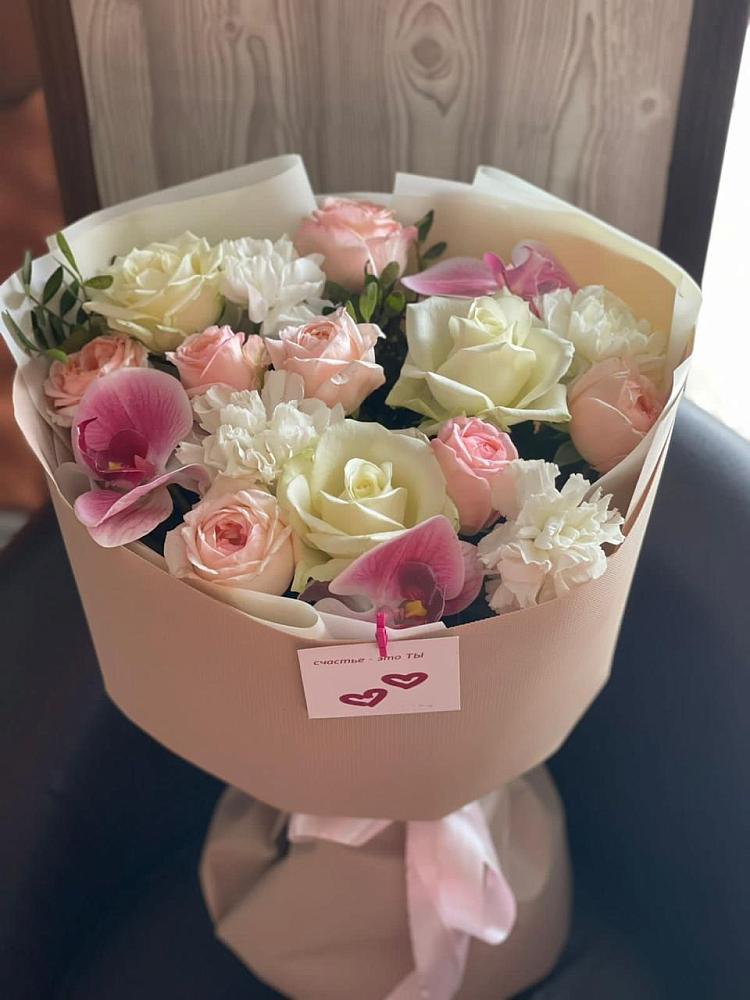 Букет цветов из: Орхидеи, Розы и Гвоздики в Цементном