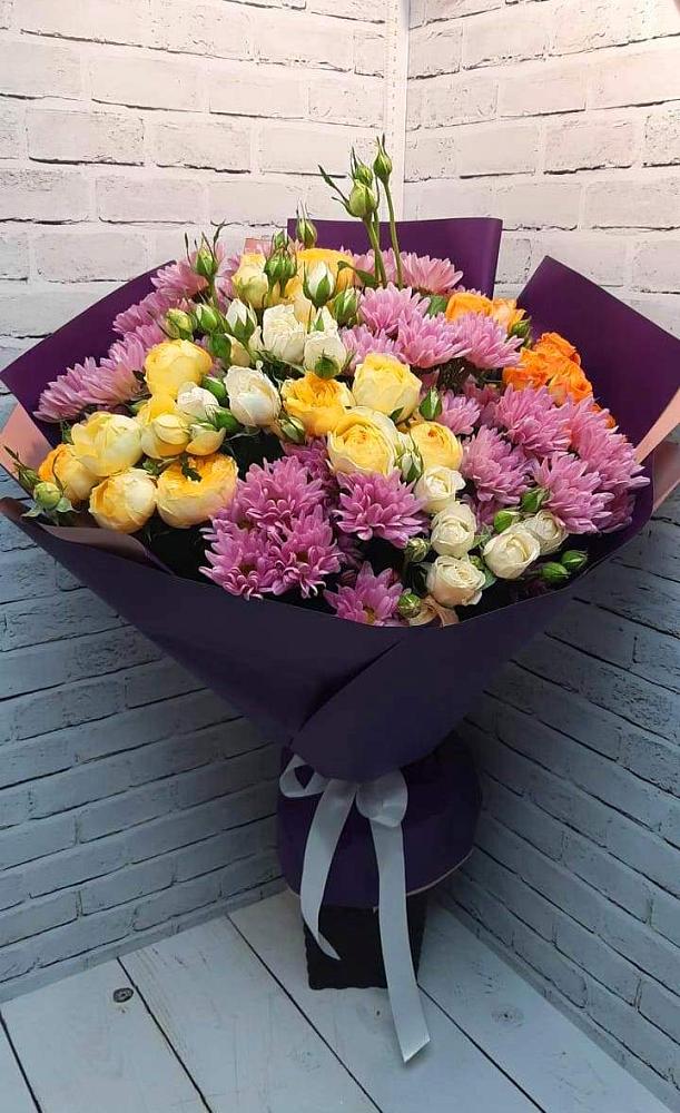 Букет цветов из: Хризантемы и Розы в Цементном