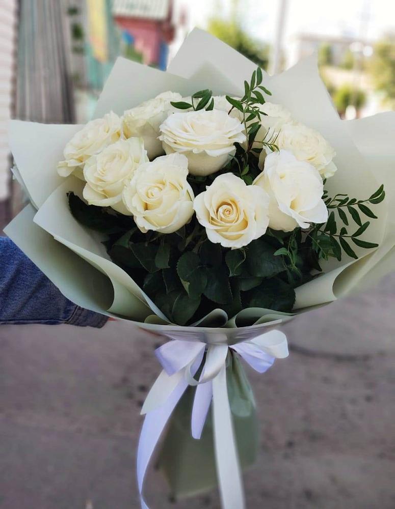 Букет Белые розы Проуд в Цементном