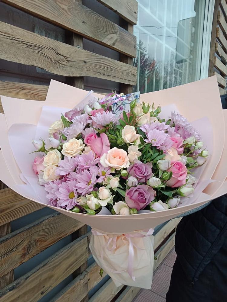 Букет цветов из: Розы и Хризантемы в Цементном