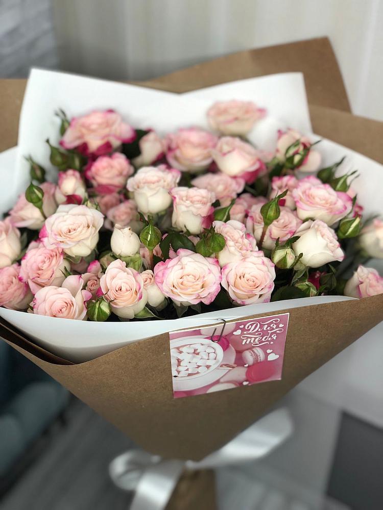 Букет цветов из: Розы в Цементном