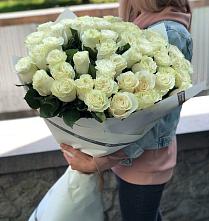 Букет 35 Белых роз в Цементном