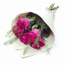 Букет цветов из:  Розы в Цементном
