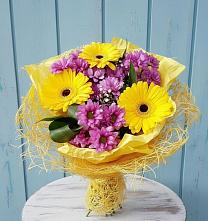 Букет цветов из:  Хризантемы и Герберы в Цементном