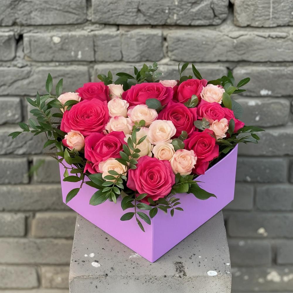 Цветочная композиция из Розы в коробке в Цементном