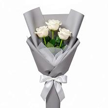 Букет 3 белые розы в Цементном