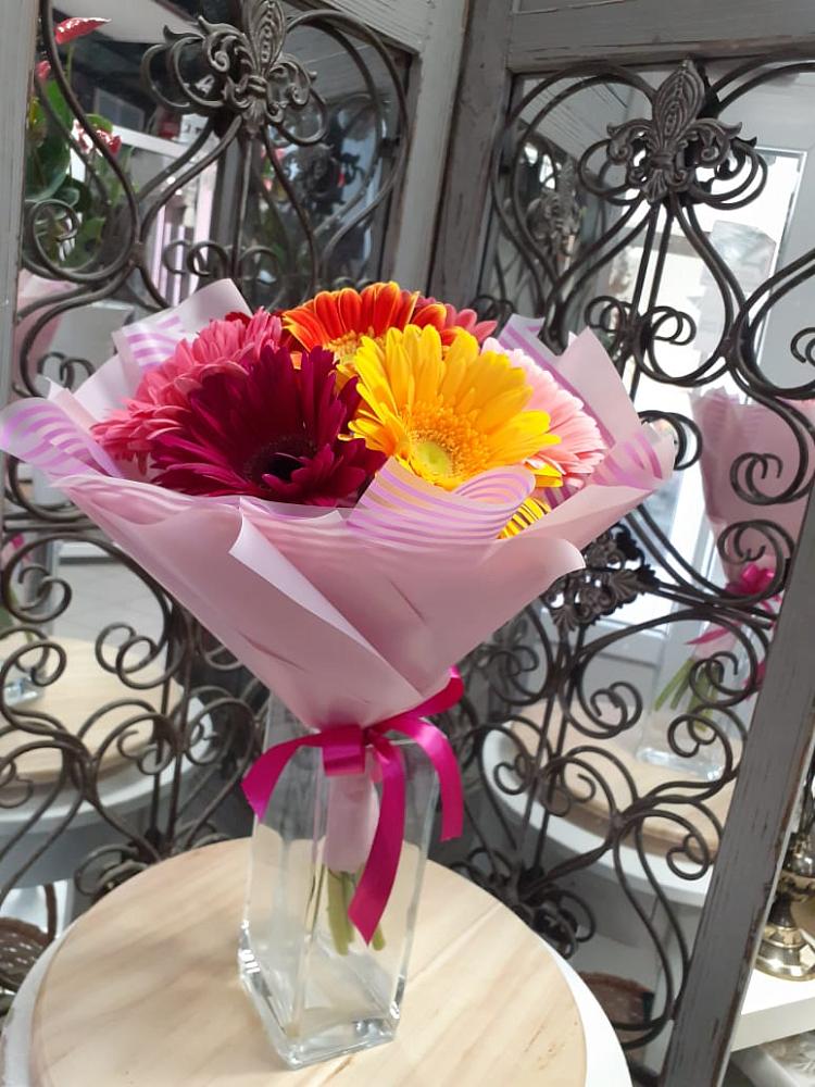 Букет цветов из: Герберы в Цементном