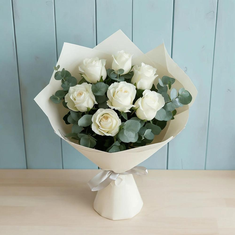 Букет Белые розы в Эвкалипте в Цементном