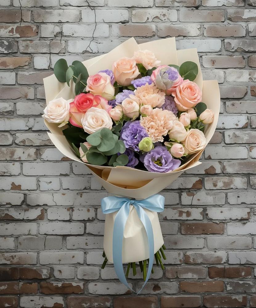 Букет цветов из: Розы, Лизиантусы и Гвоздики в Цементном