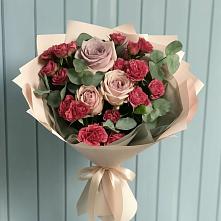 Букет цветов из:  Гвоздики и Розы в Цементном