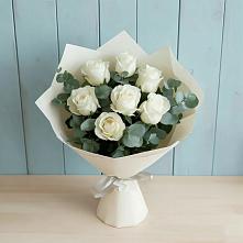 Букет Белые розы в Эвкалипте в Цементном