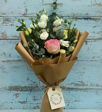 Букет цветов из:  Розы и Лизиантусы в Цементном